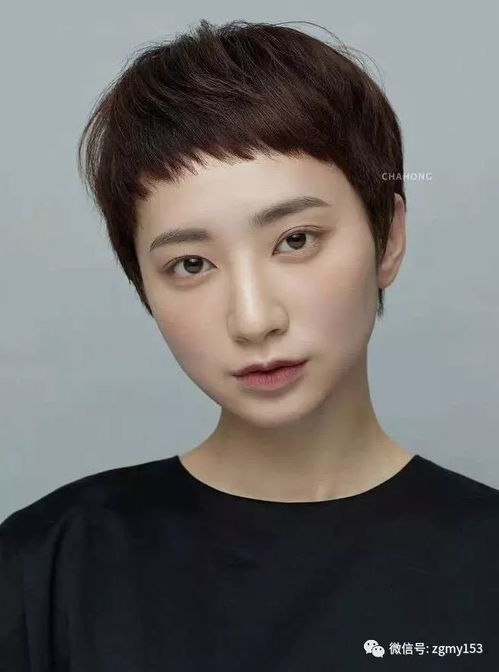  干练超短发也能少女感满满