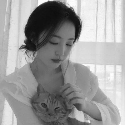  女生头像黑白图片2023最火爆