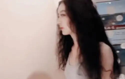  都说泡面头是扮丑神器,看到赵丽颖,才懂啥叫天生丽质难自弃
