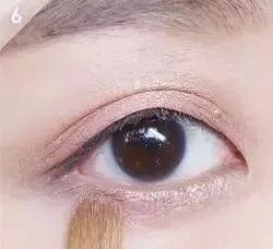  眼妆怎么化好看呢