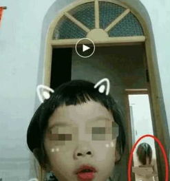  5岁小女孩在家玩抖音,妈妈洗澡过程被全程直播