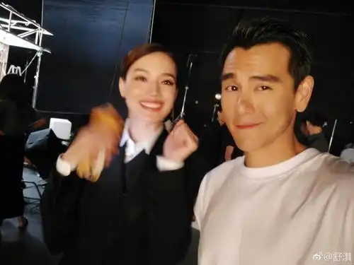  余文乐喜当爹后,彭于晏的评论区却沦为灾难战场粉丝太能搞事