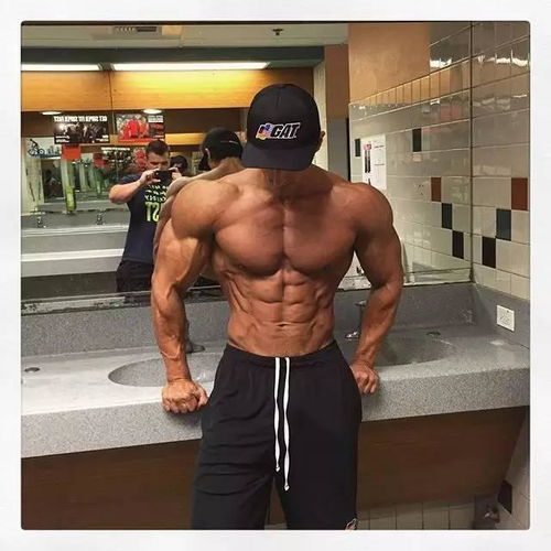  这个肌肉男拥有全球最顶级的身材,