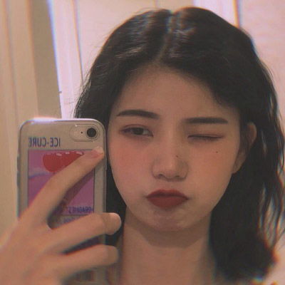  女头图片拿手机挡脸用手机挡着脸的qq女头