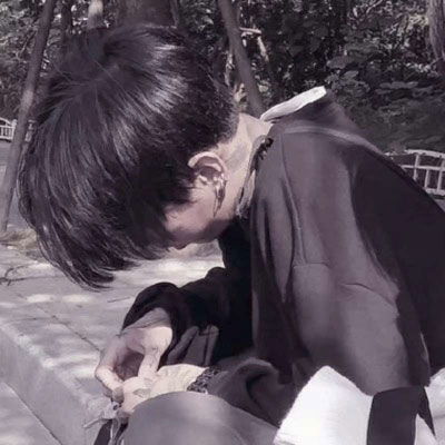  情侣头像一男一女分开两张背影姐的销魂你不配拥有