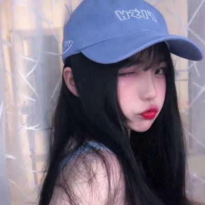 女生戴帽子超霸气头像作为一个时尚青年