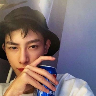  最吸引女人微信男头像遮不住的帅气