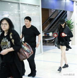  情侣戒指都不戴了,鹿晗关晓彤这是分手了