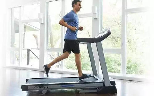 奔跑的表情包跑步机