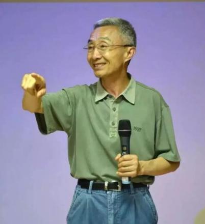 抖音爆红头像情侣戴建业