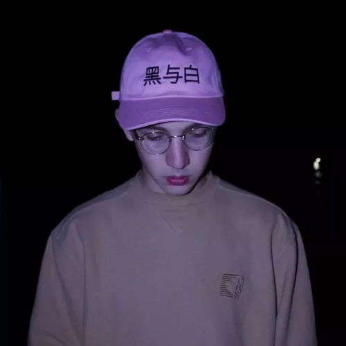  个性戴帽子头像