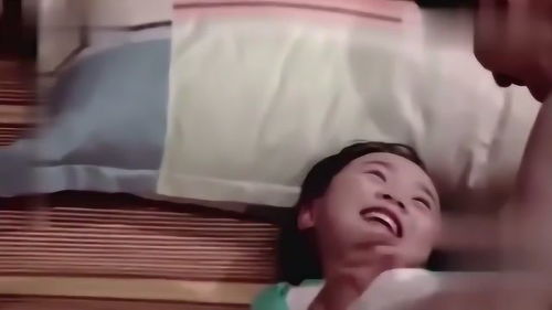  邓伦叫小山竹吃饭却发现她默默流泪,邓伦满脸心疼表情太暖心了
