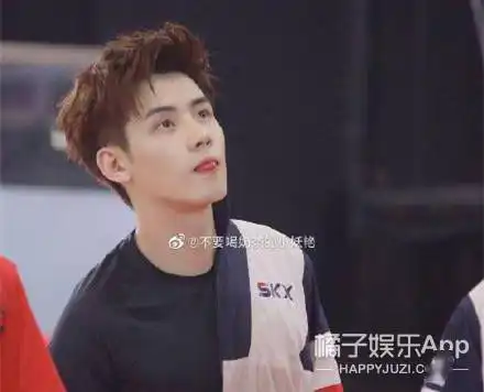  全员喜剧人r1se和unine表演泰式中文,沙雕传染是真的