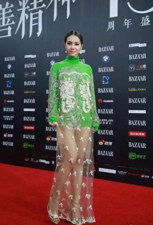  史上最乱的芭莎慈善夜,苏芒都做了什么