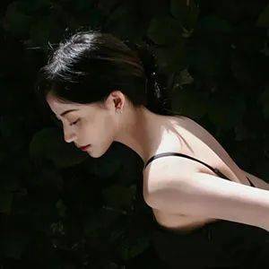  你风尘仆仆走向我,胜过所有遥远的温柔