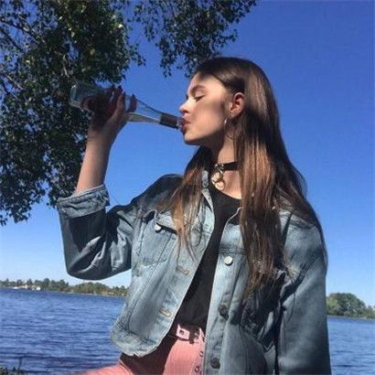  qq头像欧美女生阳光青春图片,微笑着过好2020每一天