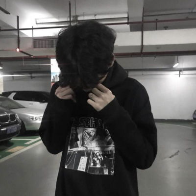  失恋后的头像男用男生失恋伤心流泪图片