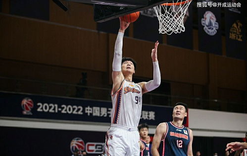  上海两连败,郭昊文高光,王哲林太软了广东赵睿的表情包亮了