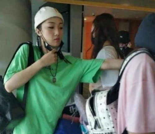 女生头像图片戴口罩可爱