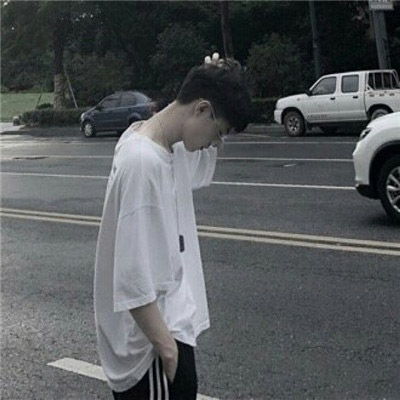  男生头像背影帅气高清没人爱我怎么样