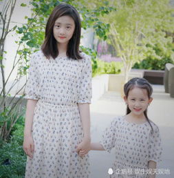  黄磊晒女儿多多照片,被称小版孙莉,与妹妹牵手太有灵气