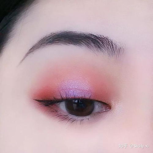  眼影测评精致的眼妆,是对每一个来之不易口罩的尊重