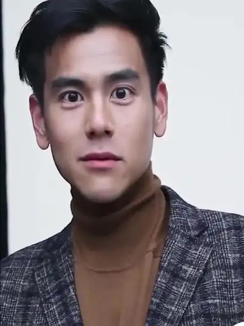  彭于晏真的是一个行走的表情包