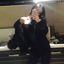  此女是谁