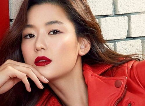  全智贤最新红衣女郎美照圣诞夜曝光粉丝女神气场太强大