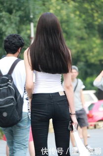  街拍美女如此的完美背影,你会心动吗