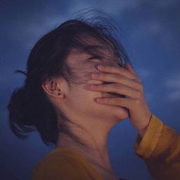 绝望的头像女生伤感