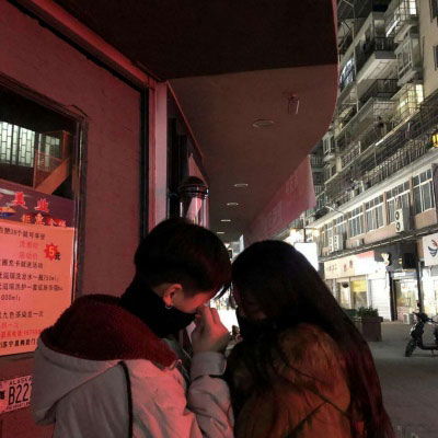 情侣头像分开一人一半背影唯美深情定是铭心刻骨