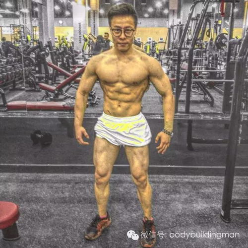  被美剧超级英雄吸引,他终练成肌肉男