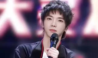  粉丝也护不住了33岁华晨宇无地自容,乐坛歌神终成捧杀