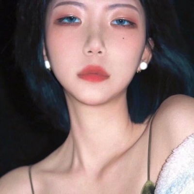 微信头像女真人挡脸懦弱