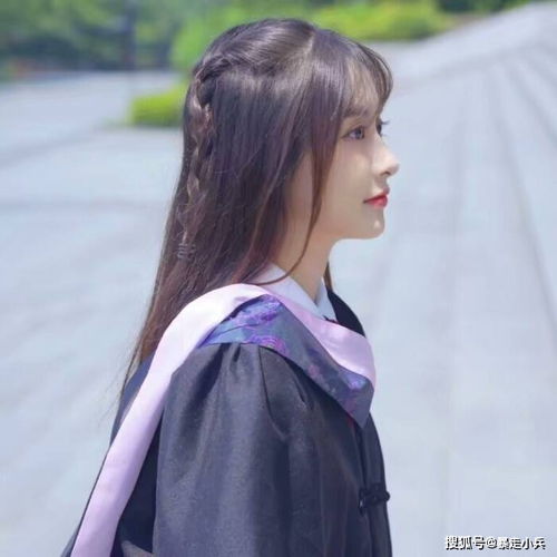  搞笑段子大学里谈一男朋友,人特腼腆