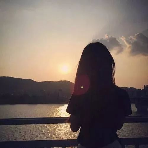  抖音热门情侣头像太刺激,一般人不敢用