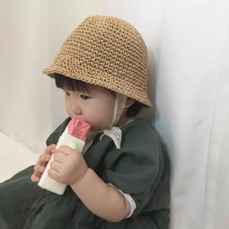  3岁女娃爆红ins萌娃头像