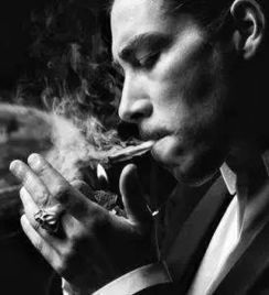  中国男人最烧钱的七种爱好,翡翠竟然排第一