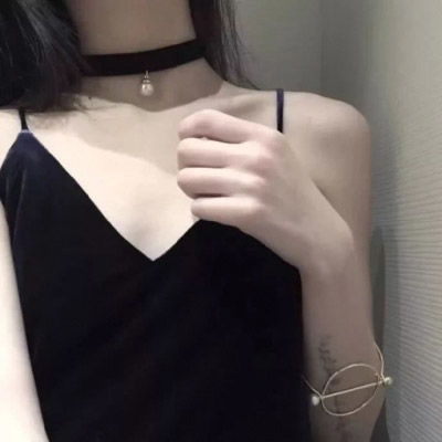 半身头像女高级