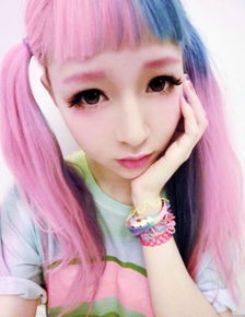  她是谁