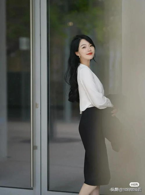  温柔甜美的互联网职场美女