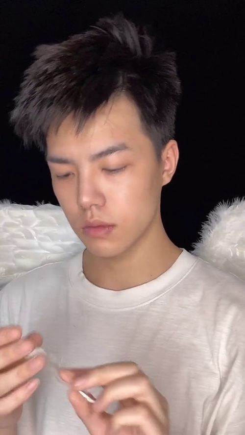  表情包拟人之天使,你还敢生气吗,一言不合就发自拍