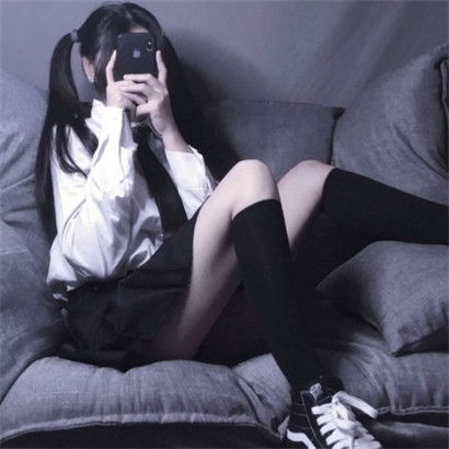  特别伤感的女生头像,其实你的眼泪不值钱