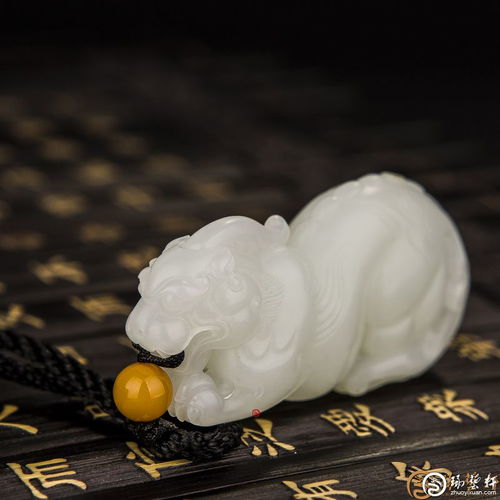  和田玉籽料貔貅挂件佩戴方法如何正确佩戴和田玉籽料貔貅以求吉祥如意