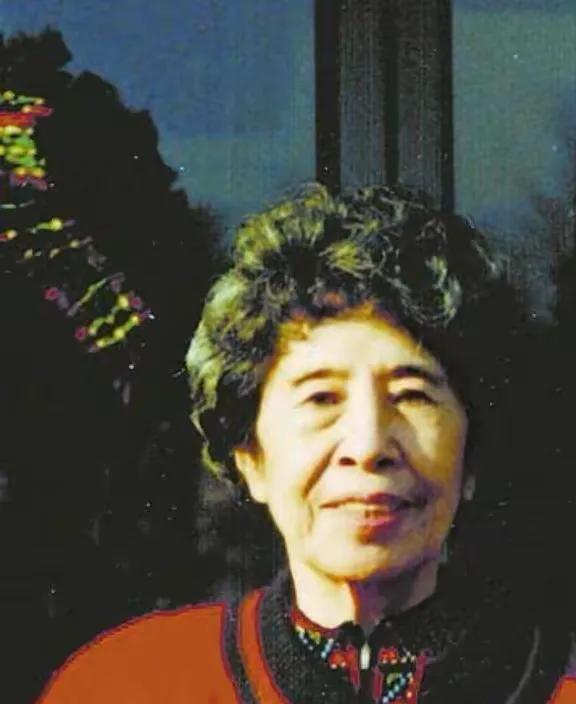  梅娘民国女作家,与张爱玲齐名,经历了丧夫丧女丧子,活到92岁