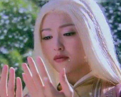  同样是白发造型,躲过唐嫣,避开了杨蓉,看到鞠婧祎真是惊艳众人