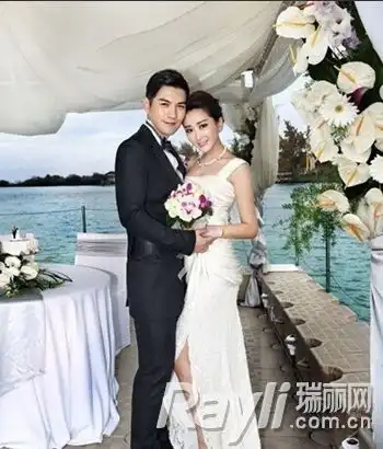 杜若溪严宽婚礼表情包扭曲