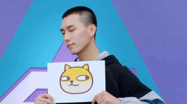  表情创造营模仿表情包,焉栩嘉一脸问号,何洛洛简直表情包本包表情