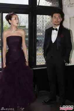  组图杜若溪拉婚纱防走光严宽婚礼着西装帅气